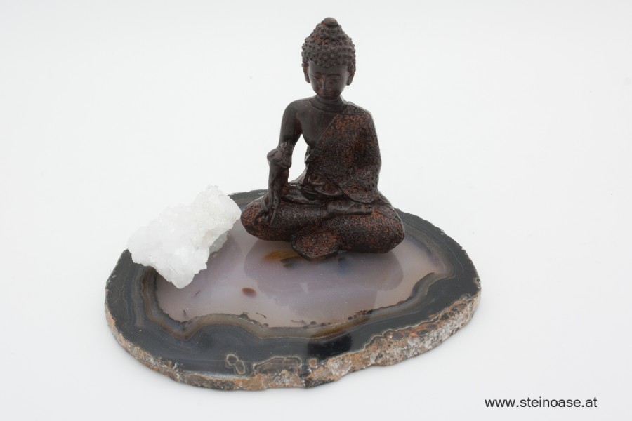 Buddha auf Achat & Kristall